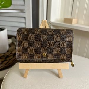 Authentic Louis Vuitton LV Damier Ebene compact wallet